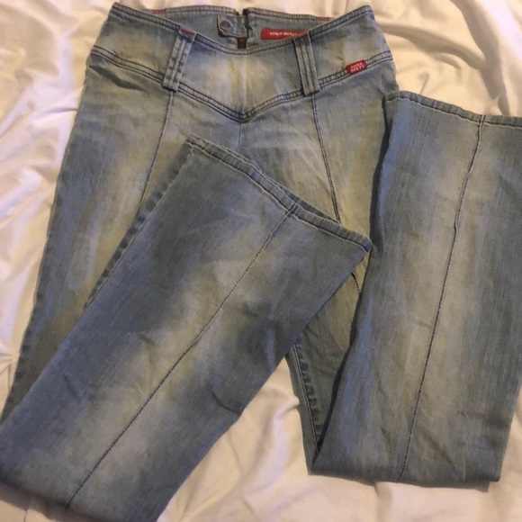 ISO!! - Picture 5 of 8